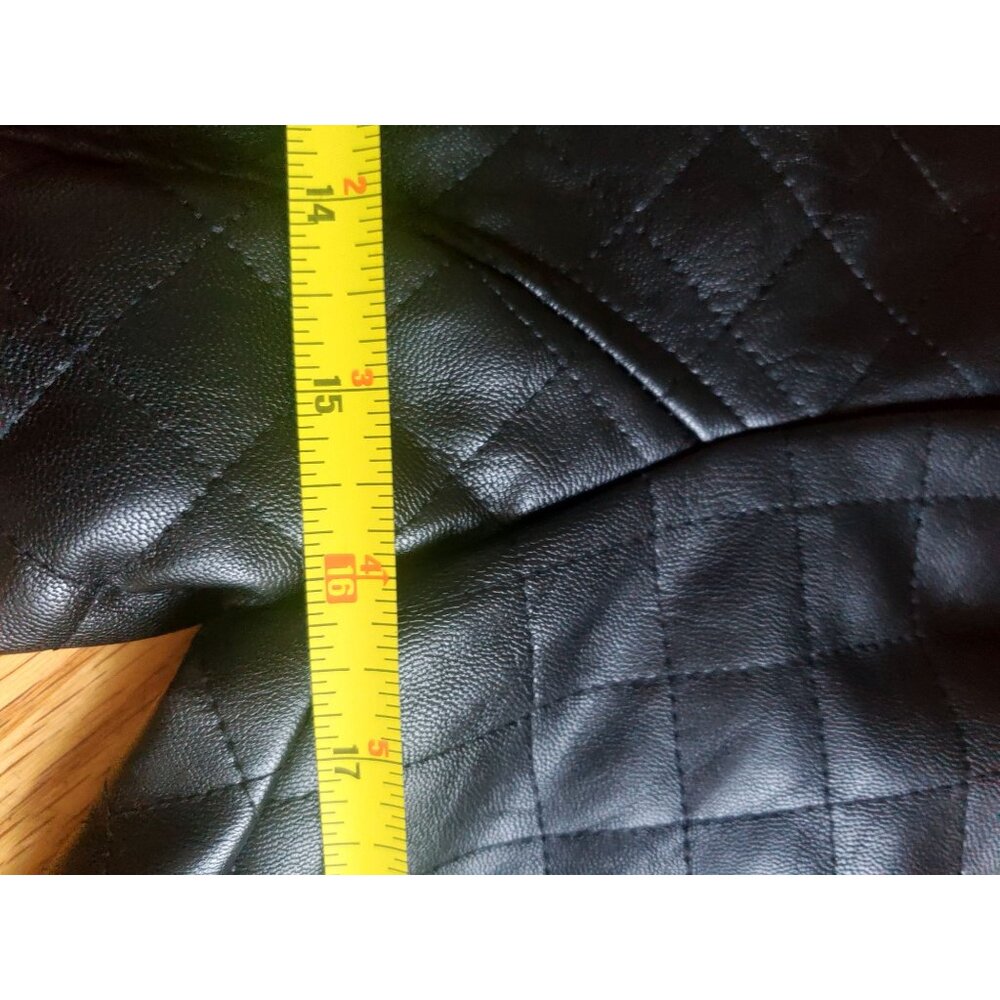 Black Quilted Faux Vegan Leather Cropped Jacket Zipper Closure By Venus Size 6 - Picture 6 of 9
